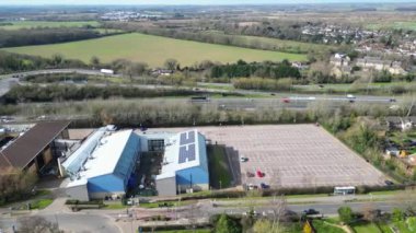 Günbatımı sırasında İngiltere 'nin Hertfordshire, İngiltere' nin Merkez Hatfield Şehri 'nin Hava Görüntüleri. 9 Mart 2024