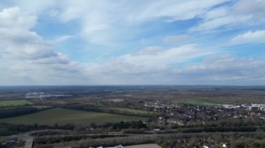 Günbatımı sırasında İngiltere 'nin Hertfordshire, İngiltere' nin Merkez Hatfield Şehri 'nin Hava Görüntüleri. 9 Mart 2024