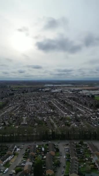 曇りと雨の日に北ルートンシティのタイムラップ空中ビュー ルートン イギリス 2024年3月19日 — ストック動画