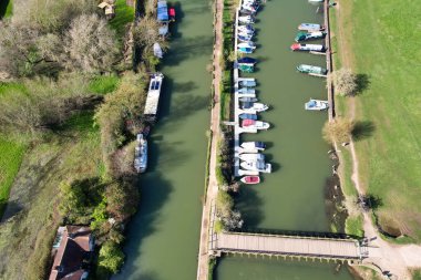Thames Nehri 'nin En Güzel Hava Manzarası İngiltere' nin Merkez Oxford Tarihi Şehri 'nde. 23 Mart 2024