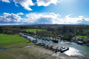 Thames Nehri 'nin En Güzel Hava Manzarası İngiltere' nin Merkez Oxford Tarihi Şehri 'nde. 23 Mart 2024