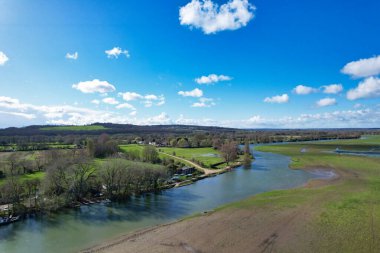 Thames Nehri 'nin En Güzel Hava Manzarası İngiltere' nin Merkez Oxford Tarihi Şehri 'nde. 23 Mart 2024