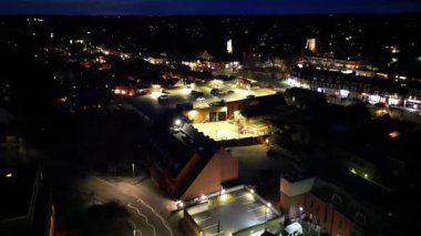 İngiltere 'nin Aydınlanmış Harpenden Kasabası' nın Yüksek Açılı Gece Görüntüleri. 16 Mart 2024