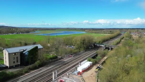 Luftaufnahmen Des Oxford City Railway Station Der Nähe Der Themse — Stockvideo