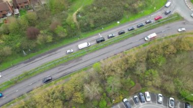 İngiltere 'nin Cambridgeshire kentindeki Saint Neots şehrinin yüksek açılı görüntüsü. 21 Mart 2024