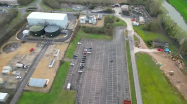 İngiltere 'nin Cambridgeshire kentindeki Saint Neots şehrinin yüksek açılı görüntüsü. 21 Mart 2024