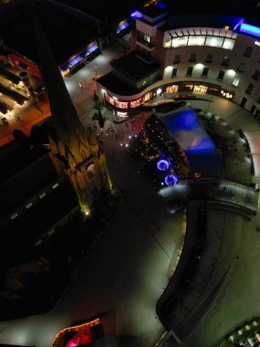 Birmingham Central City, İngiltere 'nin Aydınlanmış Şehir Merkezi Binaları Hava Gecesi Görünümü. 30 Mart 2024