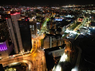 Birmingham Central City, İngiltere 'nin Aydınlanmış Şehir Merkezi Binaları Hava Gecesi Görünümü. 30 Mart 2024