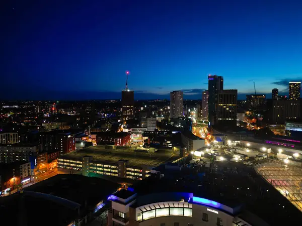イギリスのバーミンガム セントラル シティのイルミネーション シティ センタービルディングの夜景 2024年3月30日 ストック写真