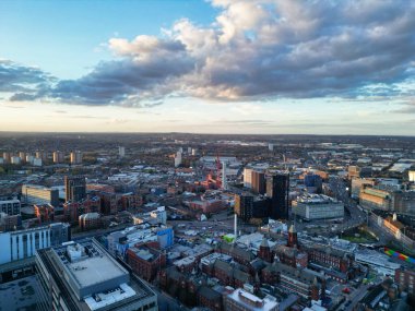 İngiltere 'nin Birmingham Merkez Şehri Şehir Merkezi Binaları Günbatımında. 30 Mart 2024