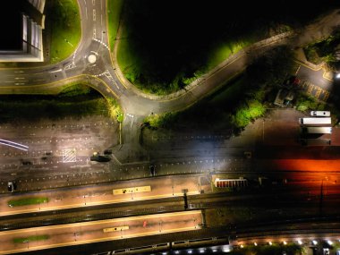 İngiltere Aylesbury Şehri 'nin Aydınlanmış Gece Haberleri Gece Vakti. 1 Nisan 2024