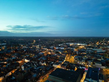 İngiltere 'nin Aylesbury şehrinin Yüksek Açılı Gece Görüntüleri. 1 Nisan 2024