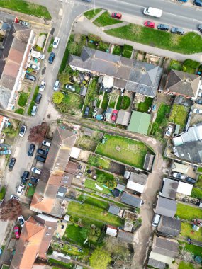 İngiltere 'nin Aylesbury kasabasındaki yerleşim bölgesinin hava görüntüleri. 1 Nisan 2024