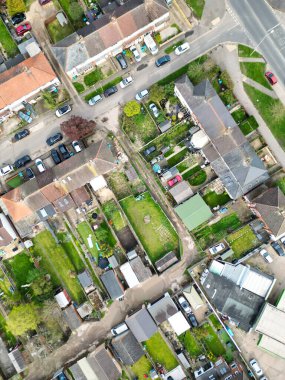 İngiltere 'nin Aylesbury kasabasındaki yerleşim bölgesinin hava görüntüleri. 1 Nisan 2024