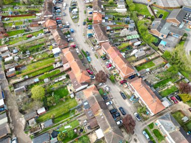 İngiltere 'nin Aylesbury kasabasındaki yerleşim bölgesinin hava görüntüleri. 1 Nisan 2024
