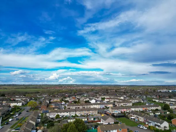 İngiltere 'nin Aylesbury kasabasındaki Residential District Yüksek Angle Görüntüsü. 1 Nisan 2024