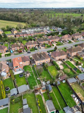 Denham Green Town London, Uxbridge, İngiltere 'nin havadan görüntüsü. Birleşik Krallık. 3 Nisan 2024