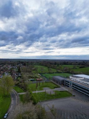 Harefield Town London, Uxbridge, İngiltere Yüksek Açılı Manzarası. Gün batımında Birleşik Krallık. 3 Nisan 2024