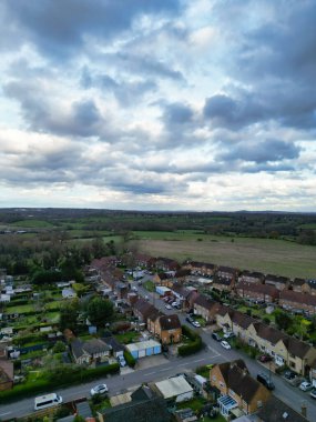 Harefield Town London, Uxbridge, İngiltere Yüksek Açılı Manzarası. Gün batımında Birleşik Krallık. 3 Nisan 2024