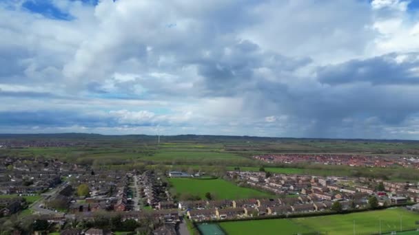 Ngiltere Nin Aylesbury Kasabasındaki Yerleşim Bölgesinin Hava Görüntüleri Nisan 2024 — Stok video