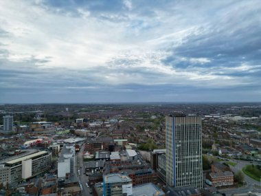 İngiltere 'nin Leicester şehrindeki binaların havadan görüntüsü. 4 Nisan 2024