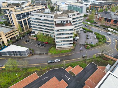 Bulutlu ve Rüzgarlı bir günde İngiltere 'nin Elstree Londra şehrinin hava manzarası. 4 Nisan 2024