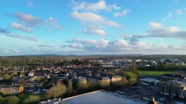 İngiltere 'nin Merkez Leighton Buzzard kasabasının hava görüntüsü. 29 Mart 2024