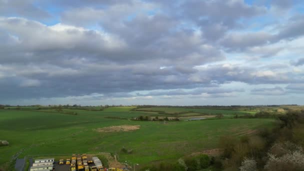 日落时分 英国伦博恩村英国乡村景观的高角景观 2024年4月7日 — 图库视频影像