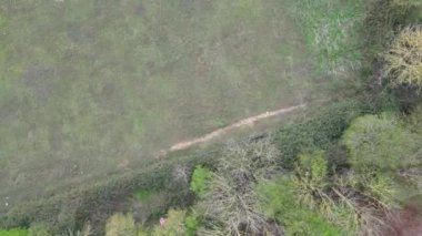 İngiltere 'nin Cambridgeshire kentindeki Merkez Milton kasabasının hava görüntüleri. 21 Mart 2024