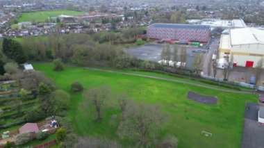 İngiltere 'nin Borehamwood şehrinin yüksek açılı görüntüleri. 4 Nisan 2024