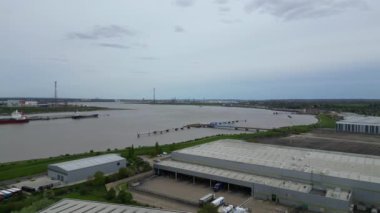 İngiltere 'nin Merkez Dartford Londra şehrinde Karayolları ve Trafik Hava Manzarası. 14 Nisan 2024