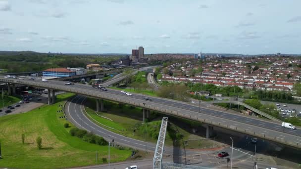西布伦特穿越伦敦和英国交通的高角度镜头 2024年4月12日 — 图库视频影像