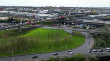 Batı Brent Cross City 'nin yüksek açılı görüntüleri ve İngiltere' nin trafiği. 12 Nisan 2024