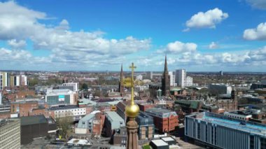 İngiltere 'nin Merkez Coventry şehrinin yüksek açılı görüntüsü. 30 Mart 2024