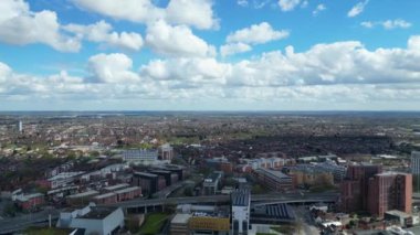 İngiltere 'nin Merkez Coventry şehrinin yüksek açılı görüntüsü. 30 Mart 2024