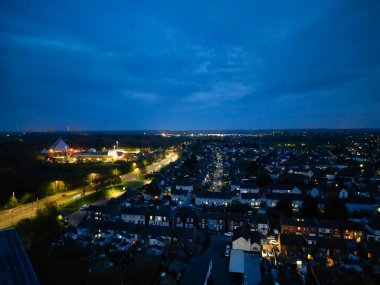İngiltere 'nin Aydınlanmış Tarihi Bedford Şehri Gece Havası Manzarası. 5 Nisan 2024