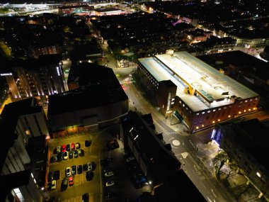 İngiltere 'nin Aydınlanmış Tarihi Bedford Şehri Gece Havası Manzarası. 5 Nisan 2024