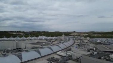 İngiltere 'nin başkenti Londra' nın merkez Dartford şehrinin yüksek açılı hızlandırılmış görüntüsü. 14 Nisan 2024
