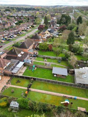 İngiltere 'nin Merkez Denham Green Londra şehrinin hava görüntüsü. 3 Nisan 2024 