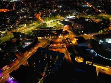 İngiltere 'nin Aydınlanmış Tarihi Merkez Coventry Şehri' nin havadan görünüşü. 8 Nisan 2024