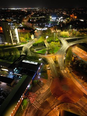 İngiltere 'nin Aydınlanmış Tarihi Merkez Coventry Şehri' nin havadan görünüşü. 8 Nisan 2024