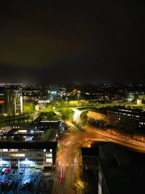 İngiltere 'nin Aydınlanmış Tarihi Merkez Coventry Şehri' nin havadan görünüşü. 8 Nisan 2024