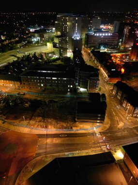 İngiltere 'nin Aydınlanmış Tarihi Merkez Coventry Şehri' nin havadan görünüşü. 8 Nisan 2024