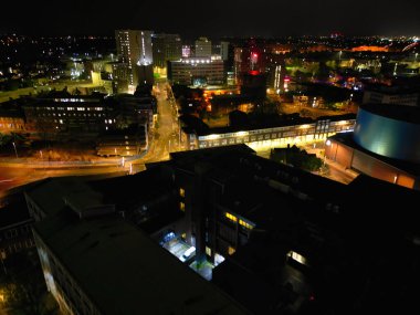 İngiltere 'nin Aydınlanmış Tarihi Merkez Coventry Şehri' nin havadan görünüşü. 8 Nisan 2024