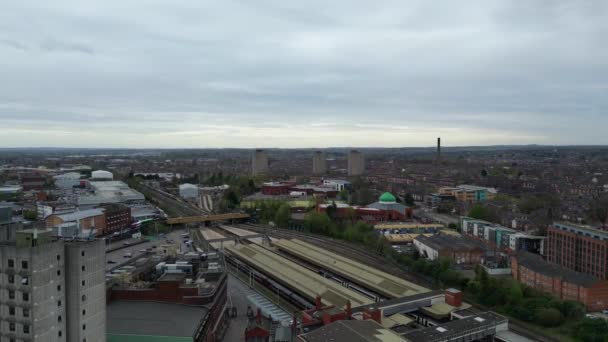 มมองทางอากาศของ Central Leicester City England สหราชอาณาจ กรในช วงว เมฆมากและลมแรง เมษายน — วีดีโอสต็อก