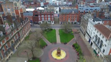 İngiltere 'nin Leicester şehrinin bulutlu ve rüzgarlı bir günde havadan görünüşü. 8 Nisan 2024