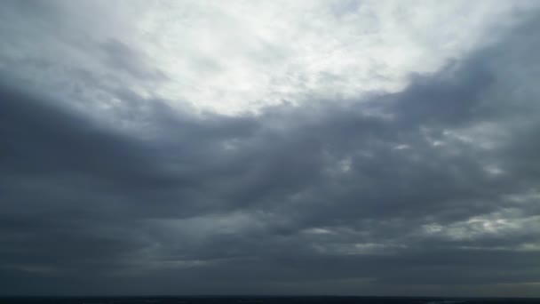 Ngiltere Nin Leicester Şehrinin Bulutlu Rüzgarlı Bir Günde Havadan Görünüşü — Stok video