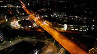 İngiltere 'nin başkenti Cambridgeshire' in Aydınlanmış Orta Cambridge şehrinin Hava Gecesi Görüntüleri. 21 Mart 2024