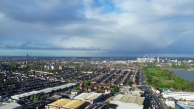 İngiltere, Londra 'daki West Brent Cross City Center' ın hava görüntüsü. 12 Nisan 2024