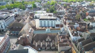 Güneydoğu İngiltere 'nin tarihi Canterbury şehrinin hava manzarası. 20 Nisan 2024